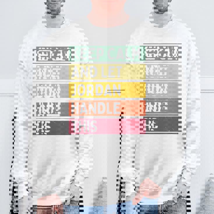 落ち着いて、ジョーダンにこの面白いレトロな引用を任せてください スウェットシャツ 高齢者への贈り物