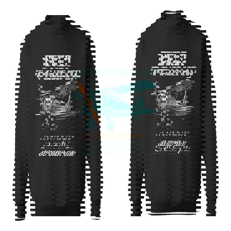 76年前に建てられた古いヴィンテージ飛行機76歳の誕生日男性。 スウェットシャツ