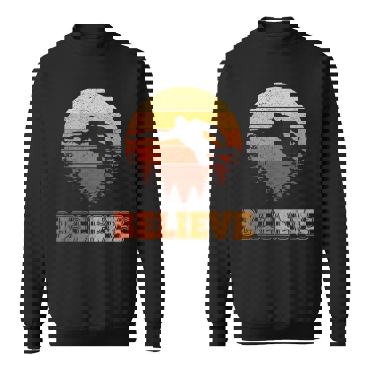 Bigfoot Believe Disc Golf Retro Sunset Vintage Flying Disc Sweatshirt Unisex