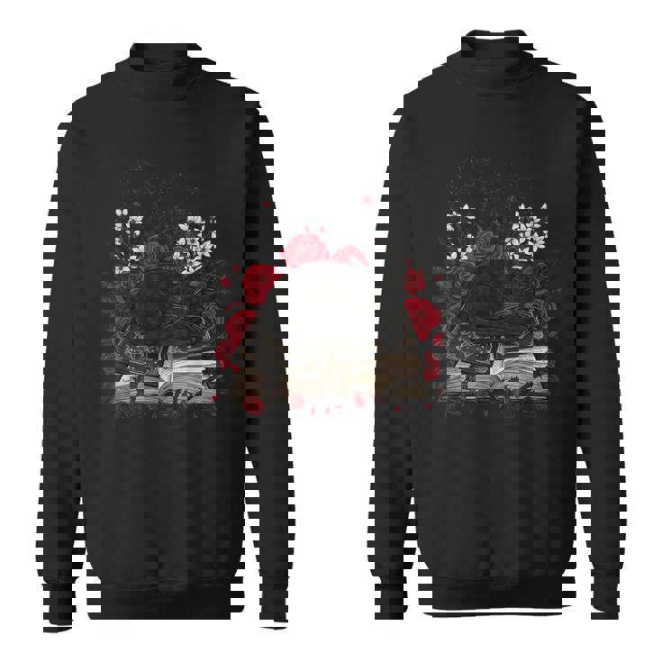 Gato Negro Durmiendo En Brujas Grimorio Con Rosas Espinas Camisa de entrenamiento