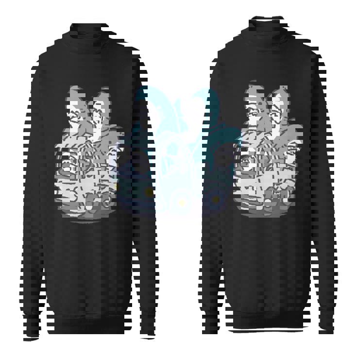 サメがたくさんトラックに 長袖tシャツ スウェットシャツ