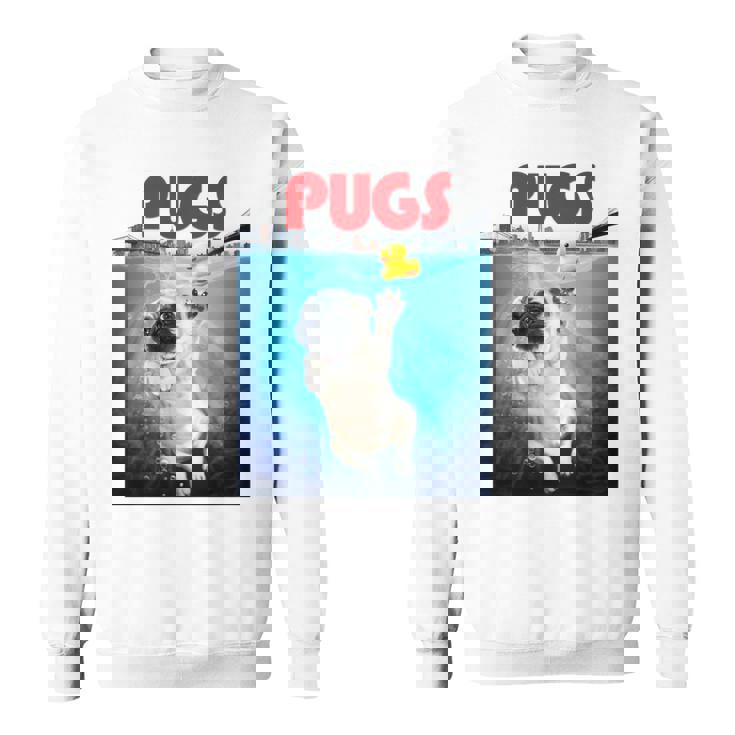 ニューヨーク港でゴム製のアヒルのおもちゃで遊ぶかわいいパグ犬 長袖tシャツ スウェットシャツ