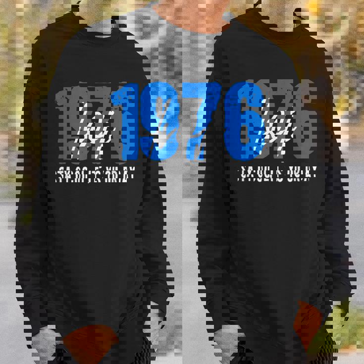 1976 誕生日 五十路祝い 50歳 大人の節目 クールでシンプルな数字デザイン スウェットシャツ 彼への贈り物