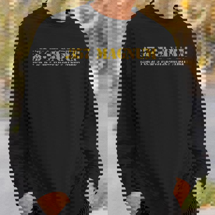 357マグナム弾薬レンジリボルバーtシャツ スウェットシャツ 彼への贈り物