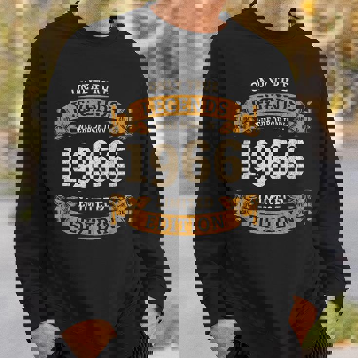 60歳の誕生日 還暦 真のレジェンドは1966年生まれ スウェットシャツ 彼への贈り物