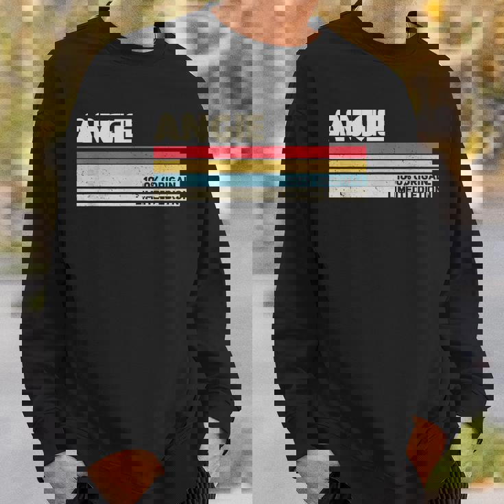 Angie パーソナライズ 名前 レトロ ヴィンテージ 70年代 80年代 90年代 誕生日 スウェットシャツ 彼への贈り物