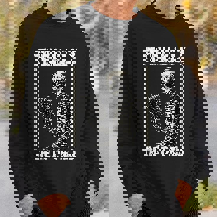 Finally Time To Read Book Lover Bookworm スケルトン 面白い本 スウェットシャツ 彼への贈り物