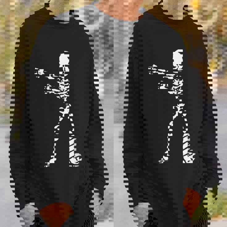 Floss Dance Flossing ダンス 足の骨折 石膏ギプス スケルトン ハロウィーン スウェットシャツ 彼への贈り物