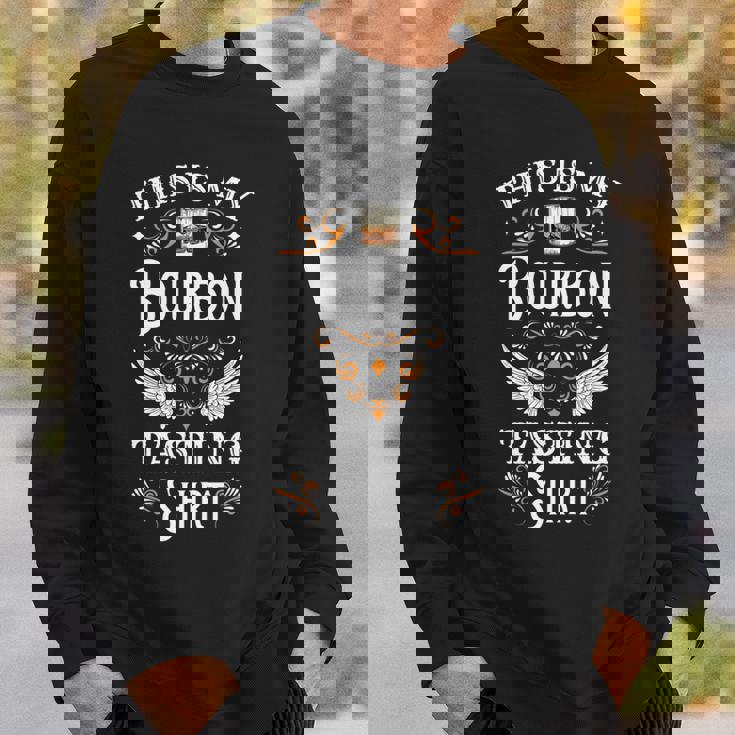 This Is My Bourbonテイスティングウイスキー愛好家へのギフト。 長袖tシャツ スウェットシャツ 彼への贈り物