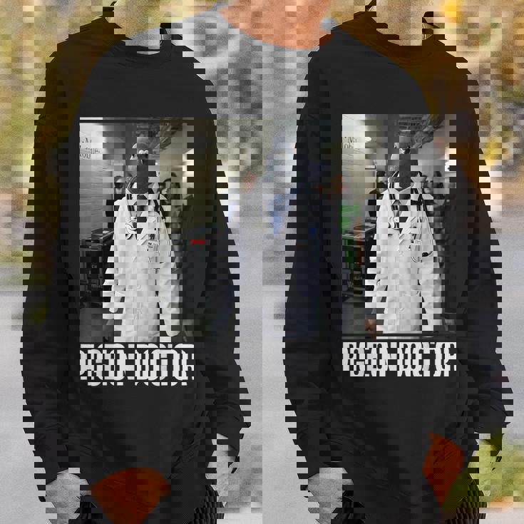 Tuff Pigeon Doctor 2026 New Brainrot Meme Kid Aiジョーク スウェットシャツ 彼への贈り物