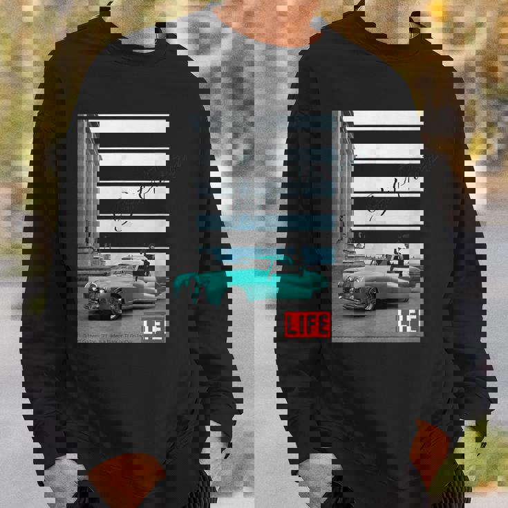 Life Picture Collection モデルと自動車 ／ エッフェル塔（1） スウェットシャツ 彼への贈り物