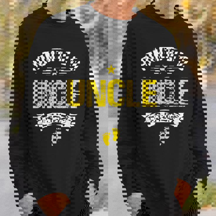 メンズ Promoted To Uncle Est 2027Oon To Be Dad スウェットシャツ 彼への贈り物