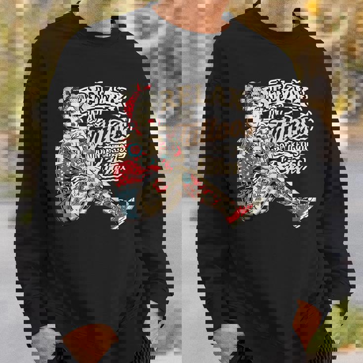 Relax My Tattoos Don't Like You Either Tattoos ボディーアート スウェットシャツ 彼への贈り物