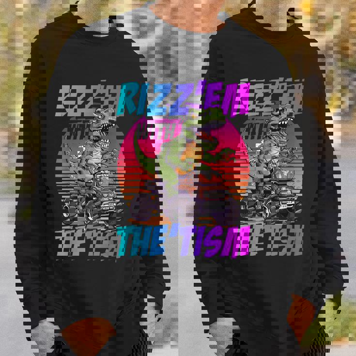 Rizz 'Em With The Tism 恐竜 T-Rex Meme Autism スウェットシャツ 彼への贈り物