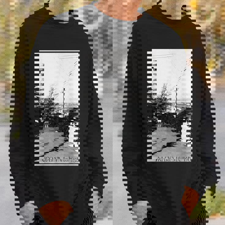 Yokohama Yamashita Pier 1966年3月 モノクローム写真 スウェットシャツ 彼への贈り物