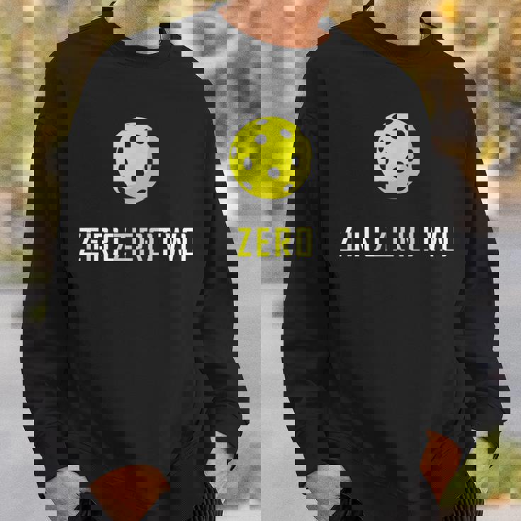 Zero Zero Two 、面白いピックルボール退職ギフト スウェットシャツ 彼への贈り物