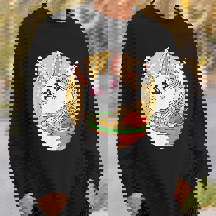 かわいい ウサギ 食べる ラーメン 漫画 カワイイ 食べ物 好き スウェットシャツ 彼への贈り物