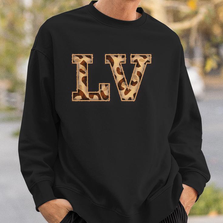 かわいい 文字 Lv イニシャル 名前 ヒョウ チーター動物 長袖tシャツ スウェットシャツ 彼への贈り物