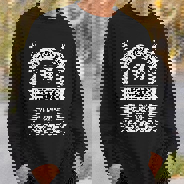 こんなに面白く見えるのに95年かかった 95歳 長袖tシャツ スウェットシャツ 彼への贈り物