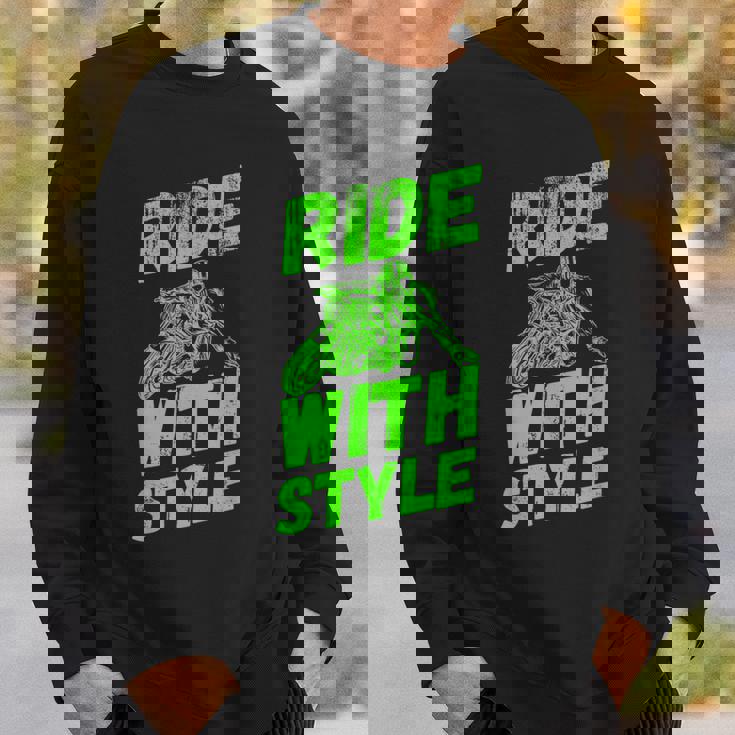 オートバイファンのためのスタイルヴィンテージ引用で乗る スウェットシャツ 彼への贈り物