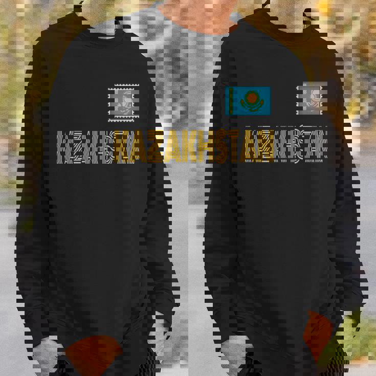 カザフスタン、カザフスタンの国旗、カザフスタンの国旗 長袖tシャツ スウェットシャツ 彼への贈り物