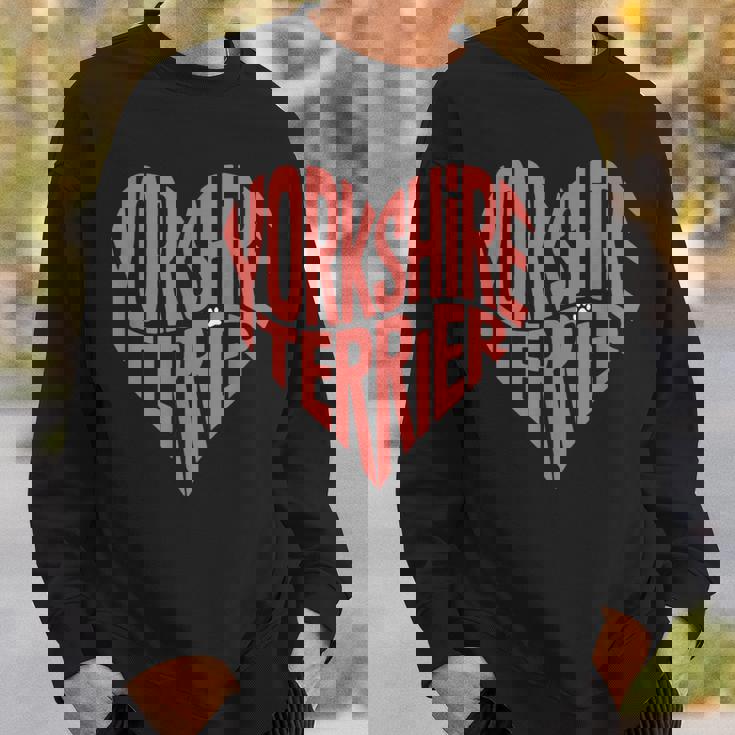 クリエイティブ・ヨークシャー・テリア ラブ・ヨークシャー・テリア・ハート スウェットシャツ 彼への贈り物