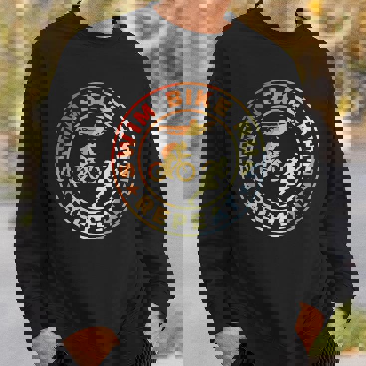 スイム・バイク・ラン・リピート レトロヴィンテージ トライアスリート・トライアスロン用 スウェットシャツ 彼への贈り物