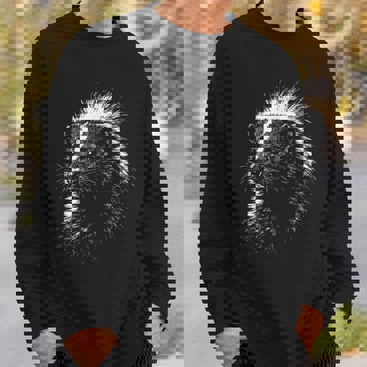 スカンクの肖像画 黒と白の動物愛好家 スウェットシャツ 彼への贈り物