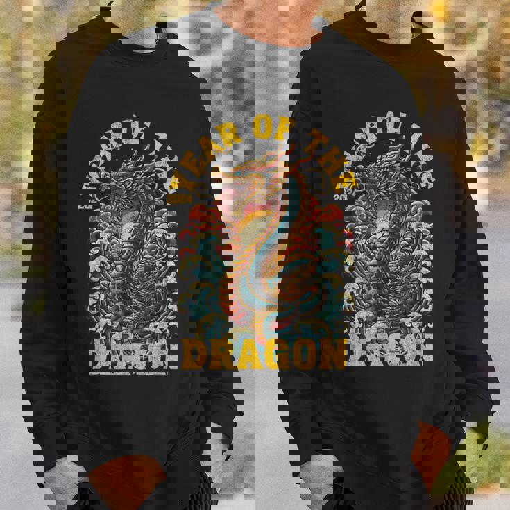 ドラゴンの年2024明けましておめでとうございます漢字 スウェットシャツ 彼への贈り物