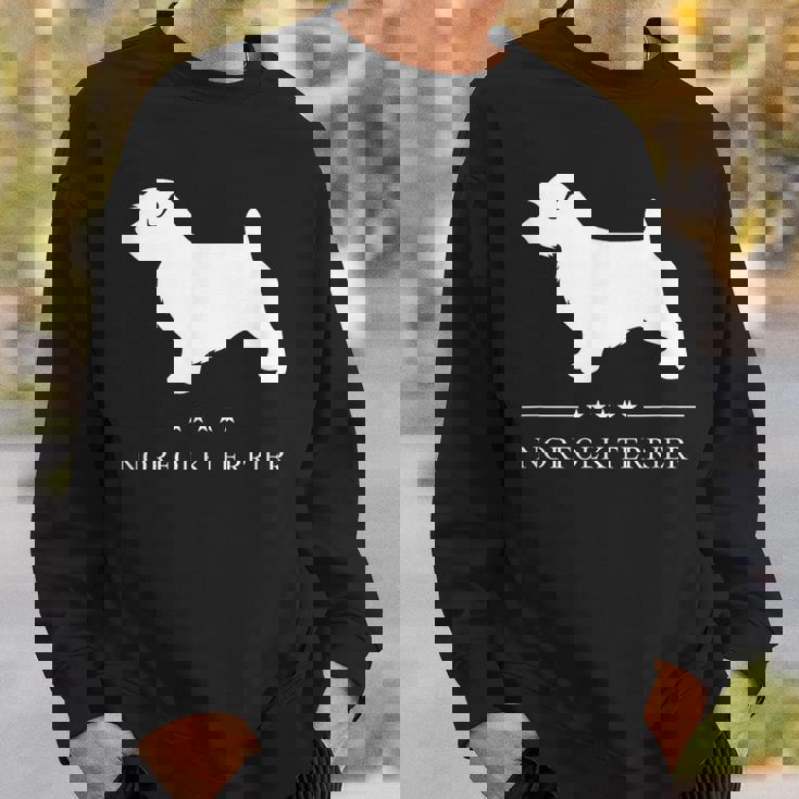 ノーフォークテリア犬の白いシルエット スウェットシャツ 彼への贈り物