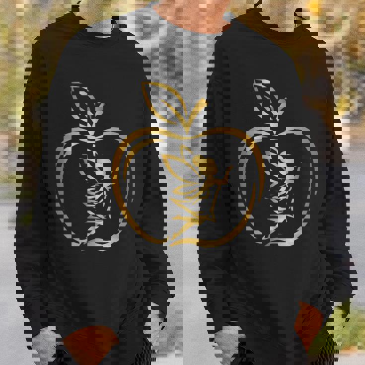 フルーツりんごフレーム 妖精のシルエット ラインアート イラスト 曲線 オリジナルデザイン リンゴ好き フルーツ スウェットシャツ 彼への贈り物