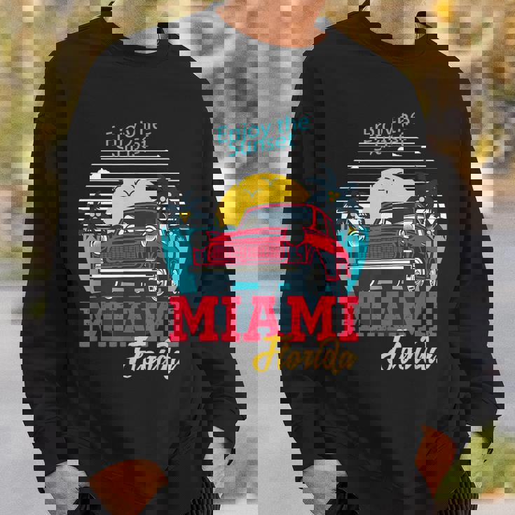 マイアミビーチtシャツ、マイアミ半袖グラフィックデザイン。 スウェットシャツ 彼への贈り物