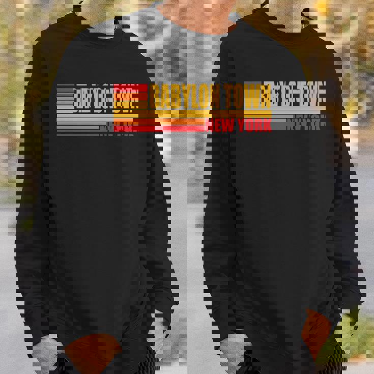 レッド レトロ ヴィンテージ バビロン タウン ニューヨーク州 Ny 長袖tシャツ スウェットシャツ 彼への贈り物