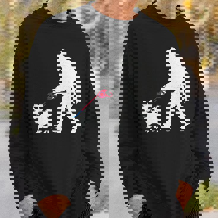 レトロ ビッグフット ウォーキング パピヨン 犬 面白い サスカッチ 長袖tシャツ スウェットシャツ 彼への贈り物
