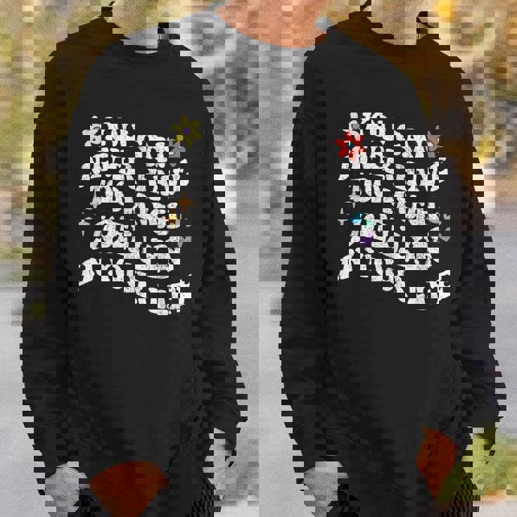 レトログルーヴィーなジョエリンをあなたの中に持ちすぎることは決してありません。 スウェットシャツ 彼への贈り物