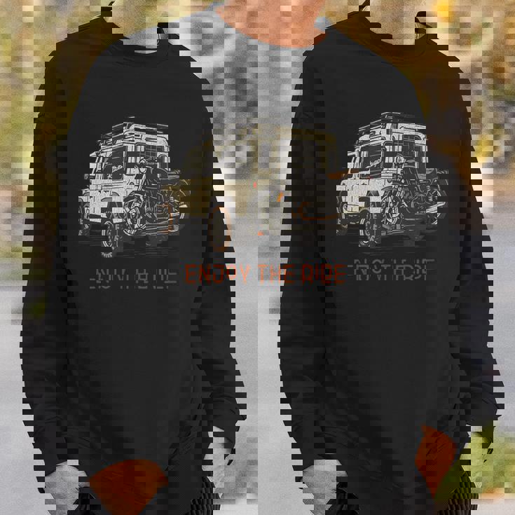 ヴィンテージ オフロード アドベンチャー ロードトリップ バイク イラストレーション スウェットシャツ 彼への贈り物