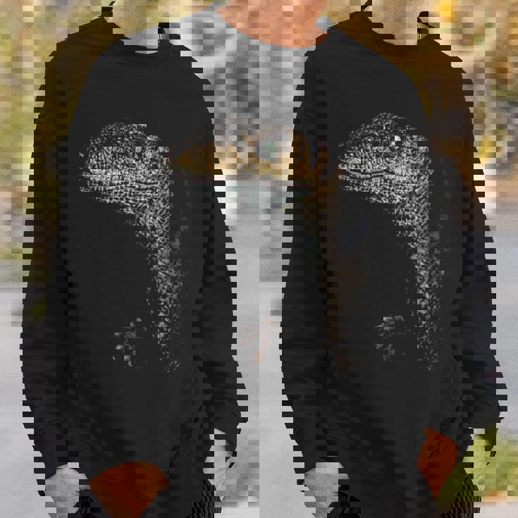 ヴェロキラプトル恐竜狩りリアルなグラフィックデザイン 長袖tシャツ スウェットシャツ 彼への贈り物