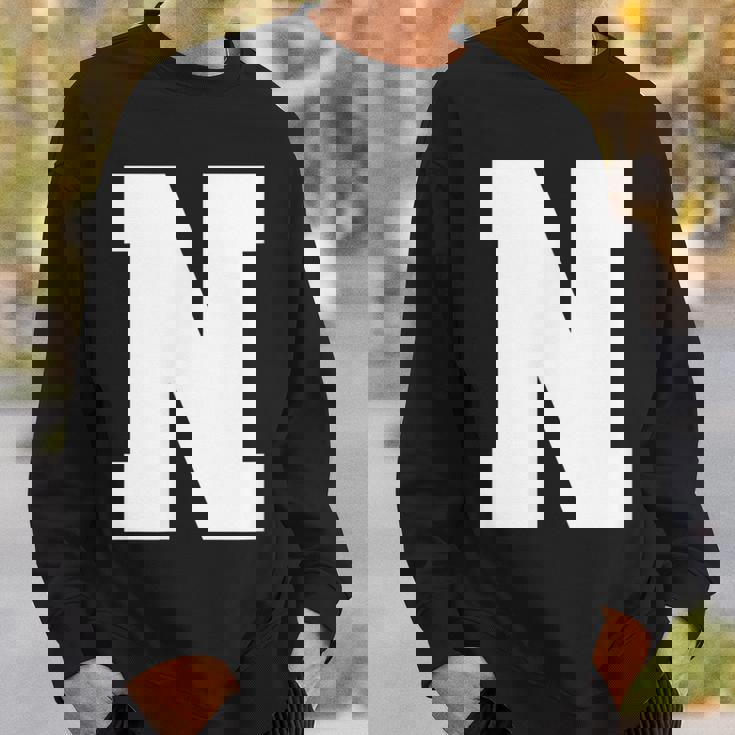 大文字nアルファベットモノグラムイニシャル スウェットシャツ 彼への贈り物