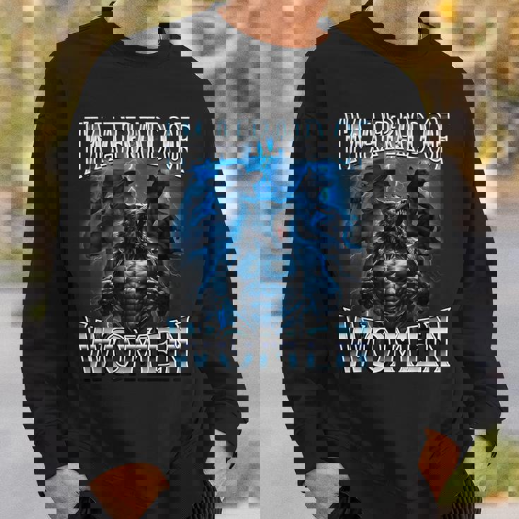 女が怖い狼アルファ・ウルフ・ミーム・クリンジ・ビアード スウェットシャツ 彼への贈り物