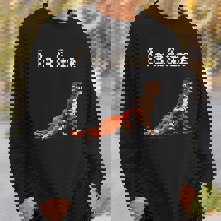 悲しい猿のパンチミームとオレンジのおもちゃで私は元気です スウェットシャツ 彼への贈り物