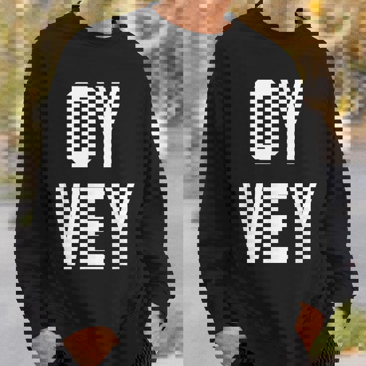 愉快なユダヤ人ユーモア Oyey ジディッシュ イスラエル ヘブライ語 ハヌカー スウェットシャツ 彼への贈り物