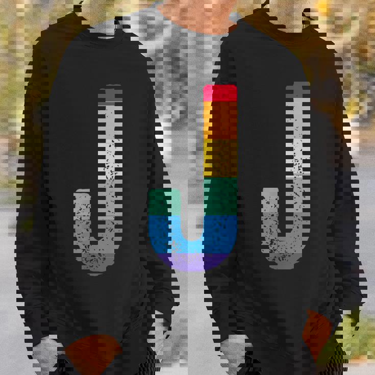 文字 J 大文字 アルファベット モノグラム イニシャル レインボー アルファベット J スウェットシャツ 彼への贈り物