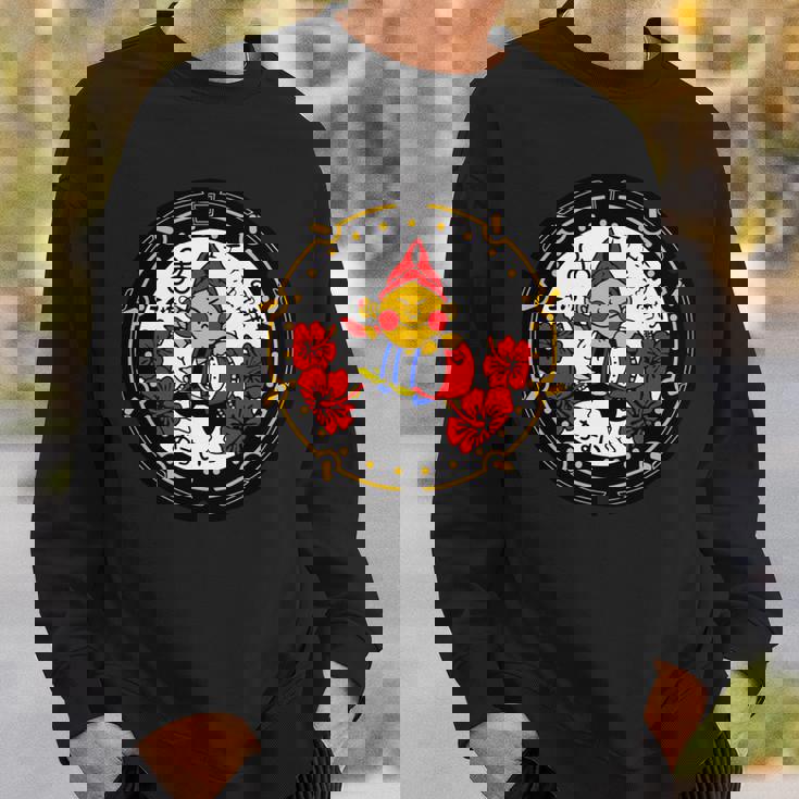 日本 マンホールアート 沖縄市栄房 エイサー 沖縄市エイサーエイ坊 ウチナ 長袖tシャツ スウェットシャツ 彼への贈り物