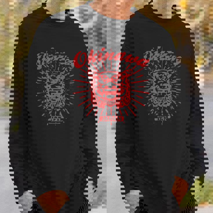 沖縄 那覇 伝統 シーサー ガーディアン ライオン 日本神話 スウェットシャツ 彼への贈り物