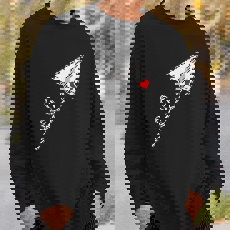 赤いハートの紙飛行機、紙飛行機のメッセージ スウェットシャツ 彼への贈り物