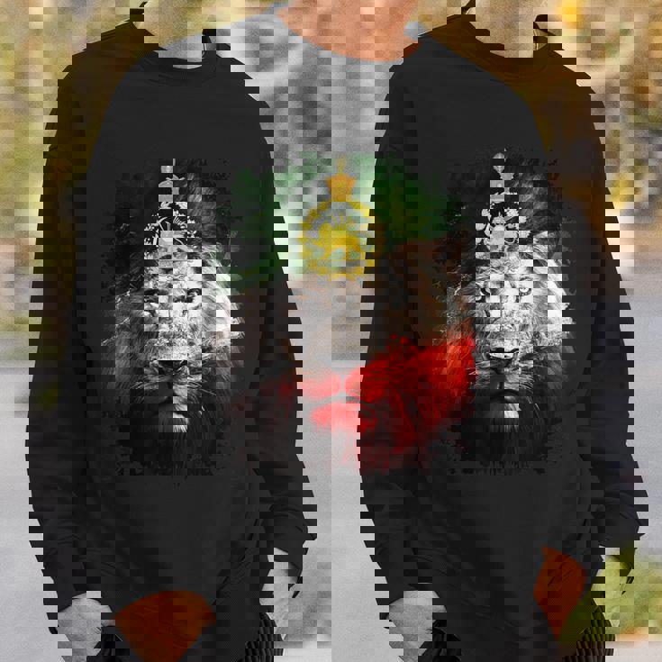 金色のライオンの頭が付いたイランの国旗。 スウェットシャツ 彼への贈り物