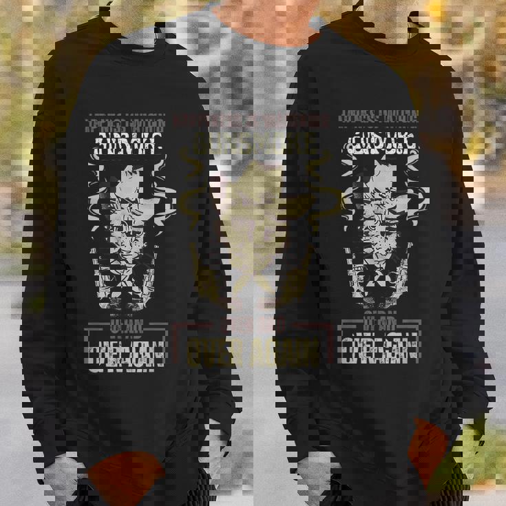 面白い幸せはガンスモークを何度も見ていることです スウェットシャツ 彼への贈り物