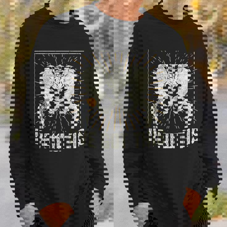 骨折した人工股関節置換手術で回復しました スウェットシャツ 彼への贈り物