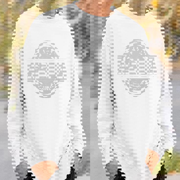 Aprilia Italia Aprilia Italy 公式 アプリリア ラツィオ Cv23 長袖tシャツ スウェットシャツ 彼への贈り物