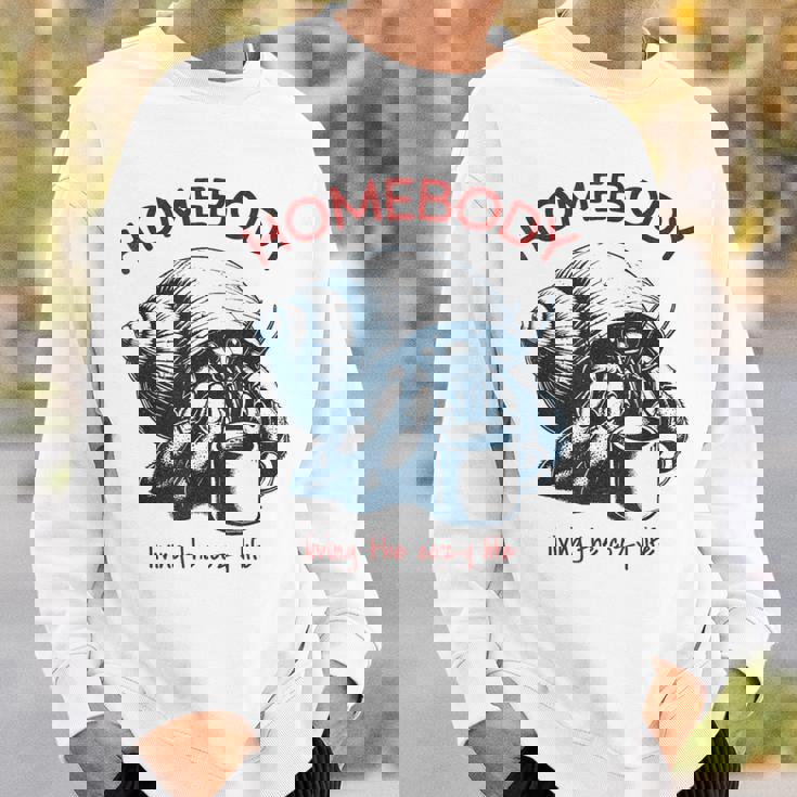 Homebody 居心地の良い生活 面白いヤドカリとコーヒー スウェットシャツ 彼への贈り物